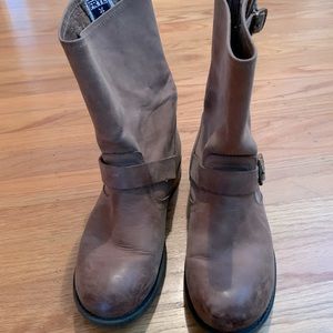 Youth Frye boots